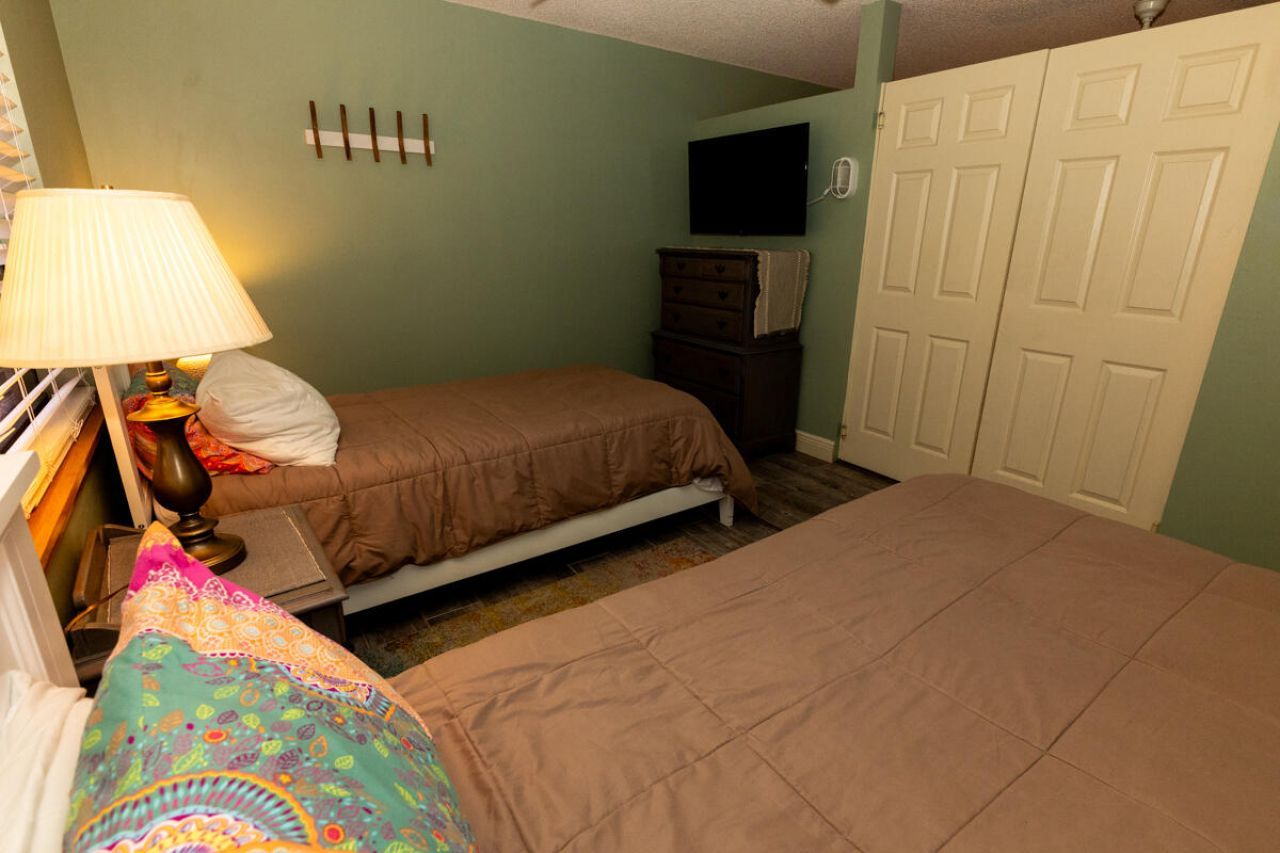 180 Elaine Road, West Palm Beach, FL 33415 Photo