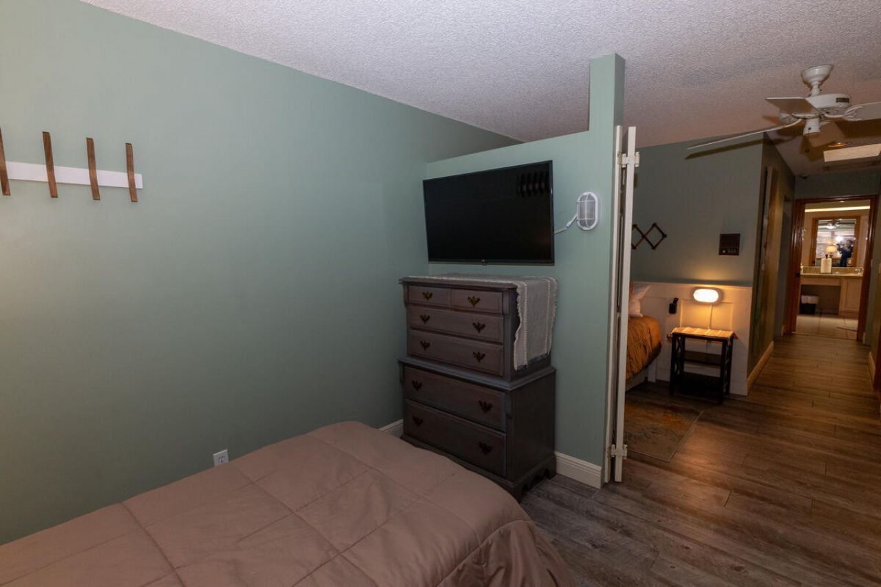 180 Elaine Road, West Palm Beach, FL 33415 Photo