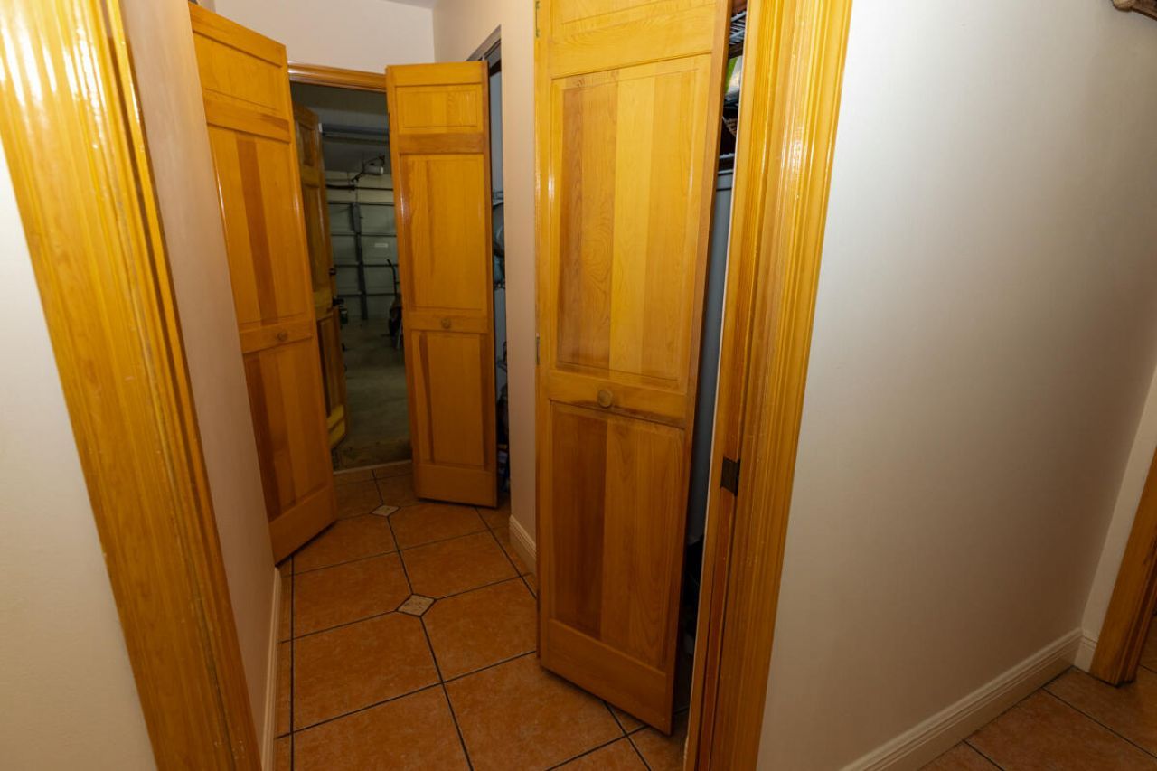 180 Elaine Road, West Palm Beach, FL 33415 Photo