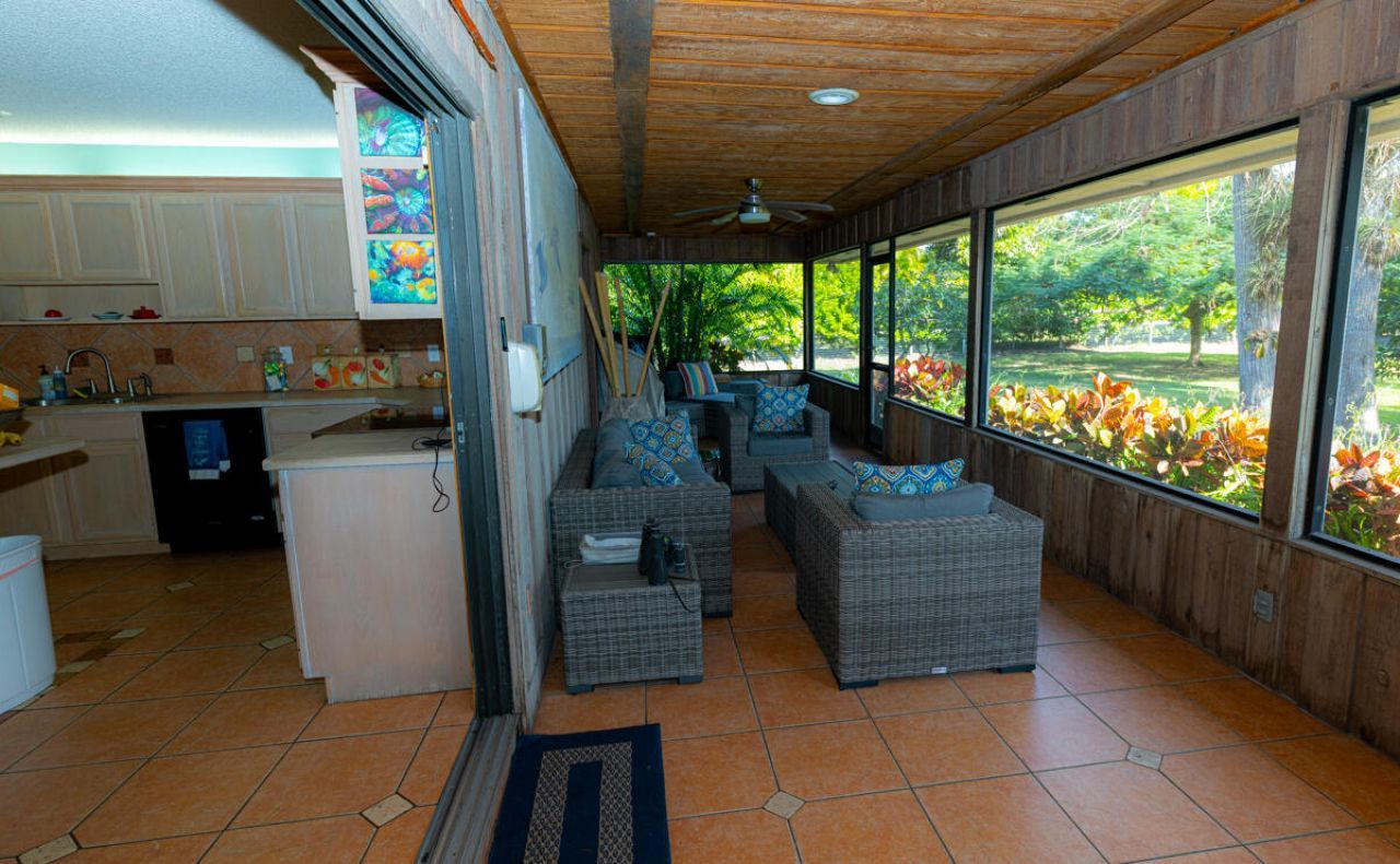 180 Elaine Road, West Palm Beach, FL 33415 Photo