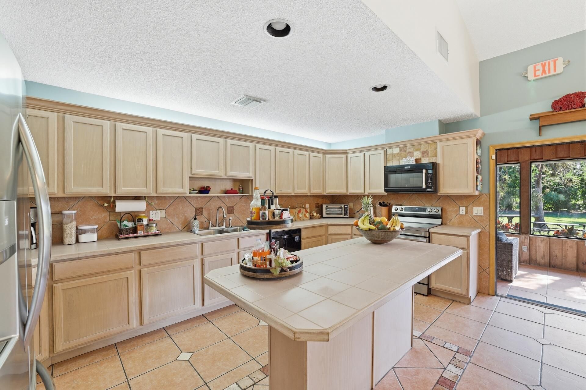 180 Elaine Road, West Palm Beach, FL 33415 Photo