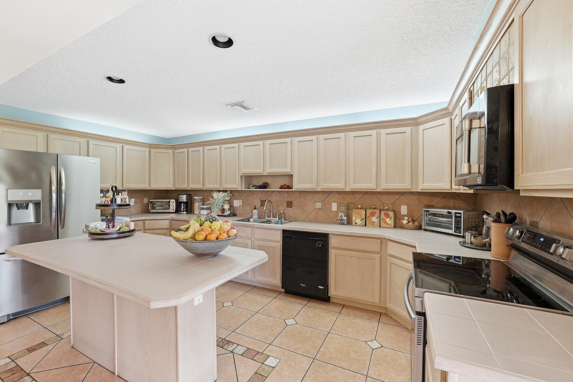 180 Elaine Road, West Palm Beach, FL 33415 Photo