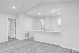 103 Wiltshire Court  photo 4