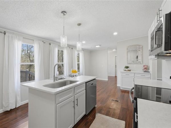 67 Forest Lake Circle Road, Pendergrass, GA 30567