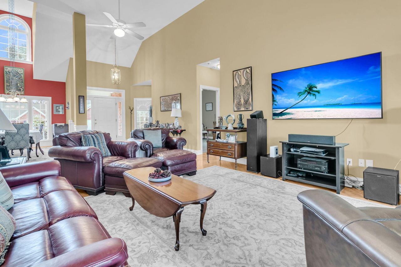 411 Prestwick Court Photo 10