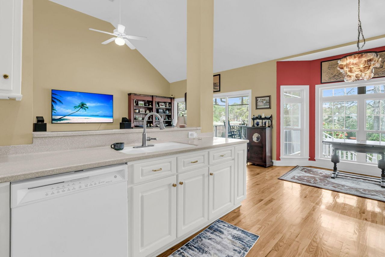 411 Prestwick Court Photo 15