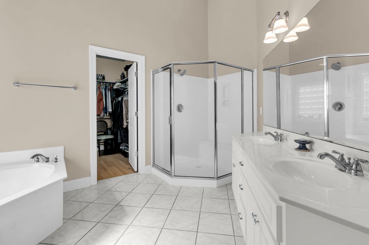 411 Prestwick Court Photo 20