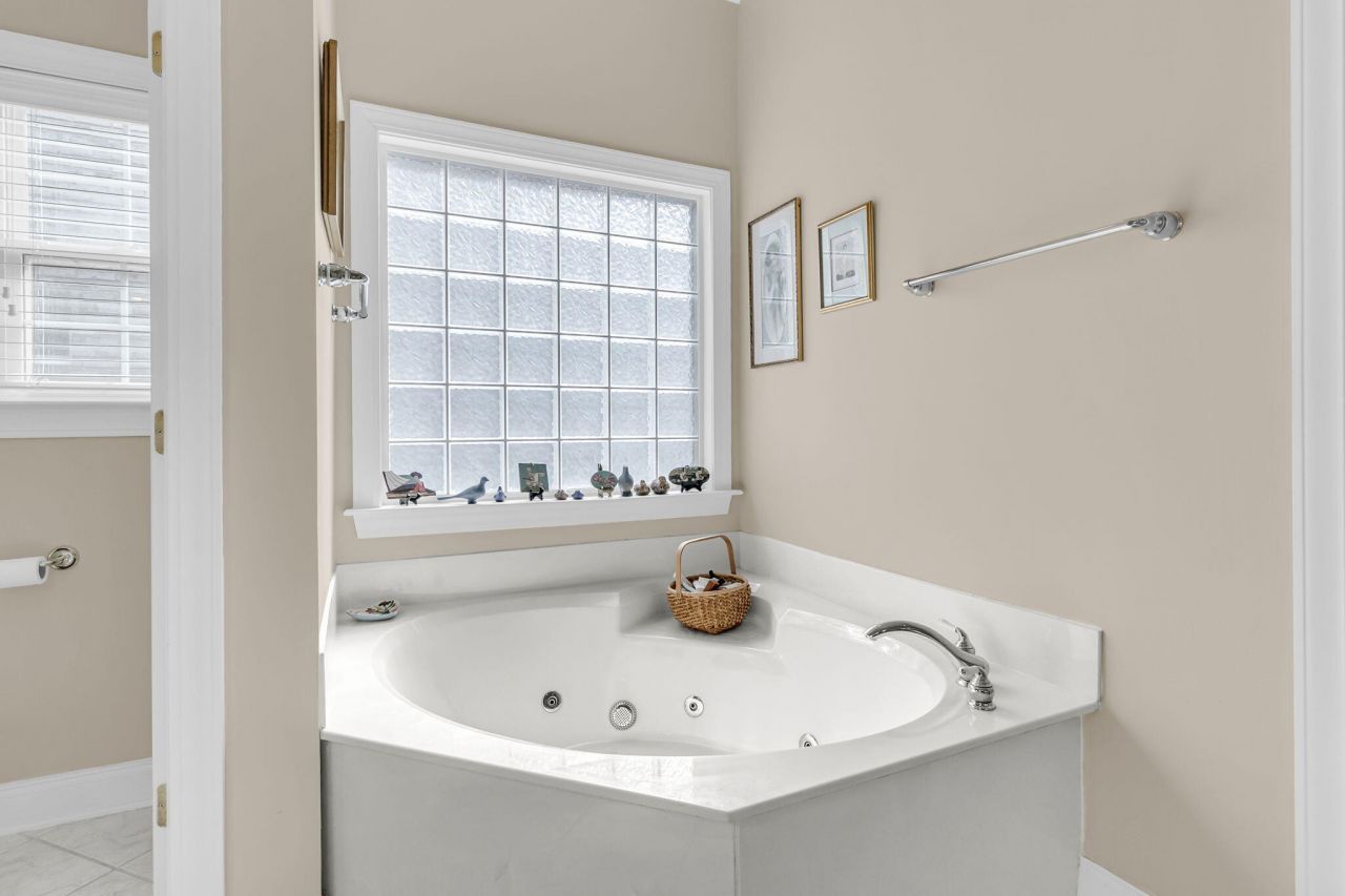 411 Prestwick Court Photo 21