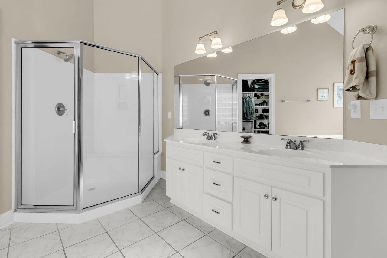 411 Prestwick Court Photo 22