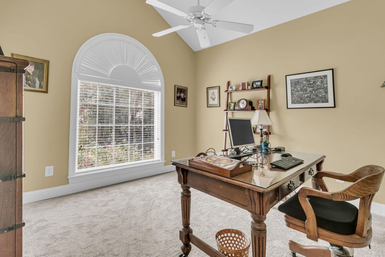 411 Prestwick Court Photo 24