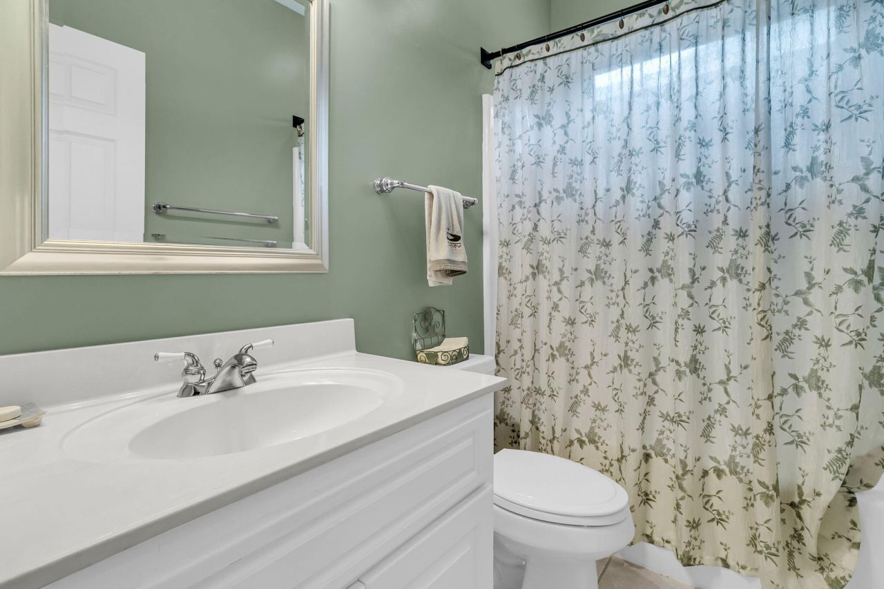 411 Prestwick Court Photo 26