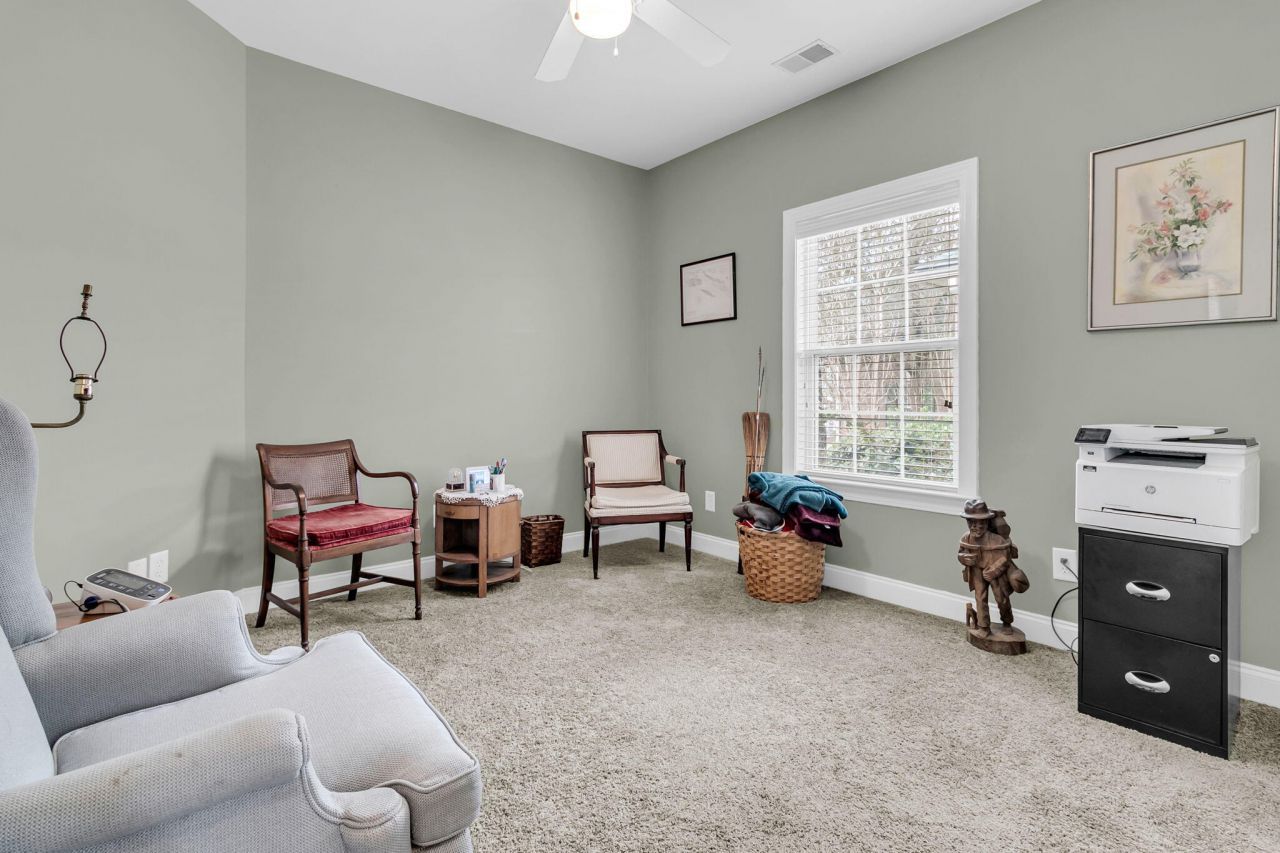 411 Prestwick Court Photo 27