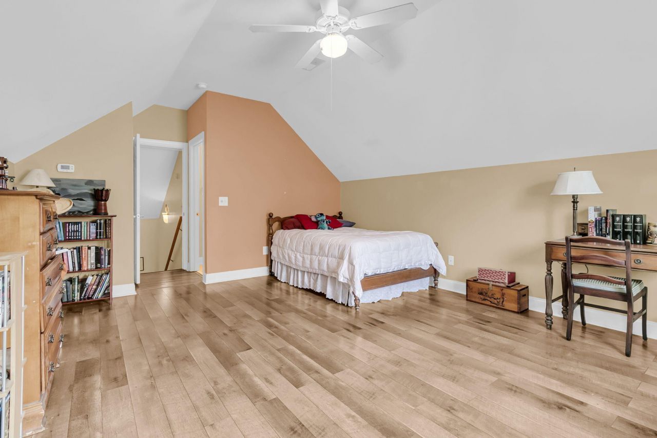 411 Prestwick Court Photo 29