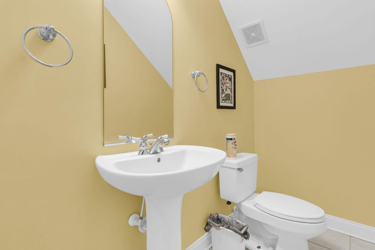 411 Prestwick Court Photo 30