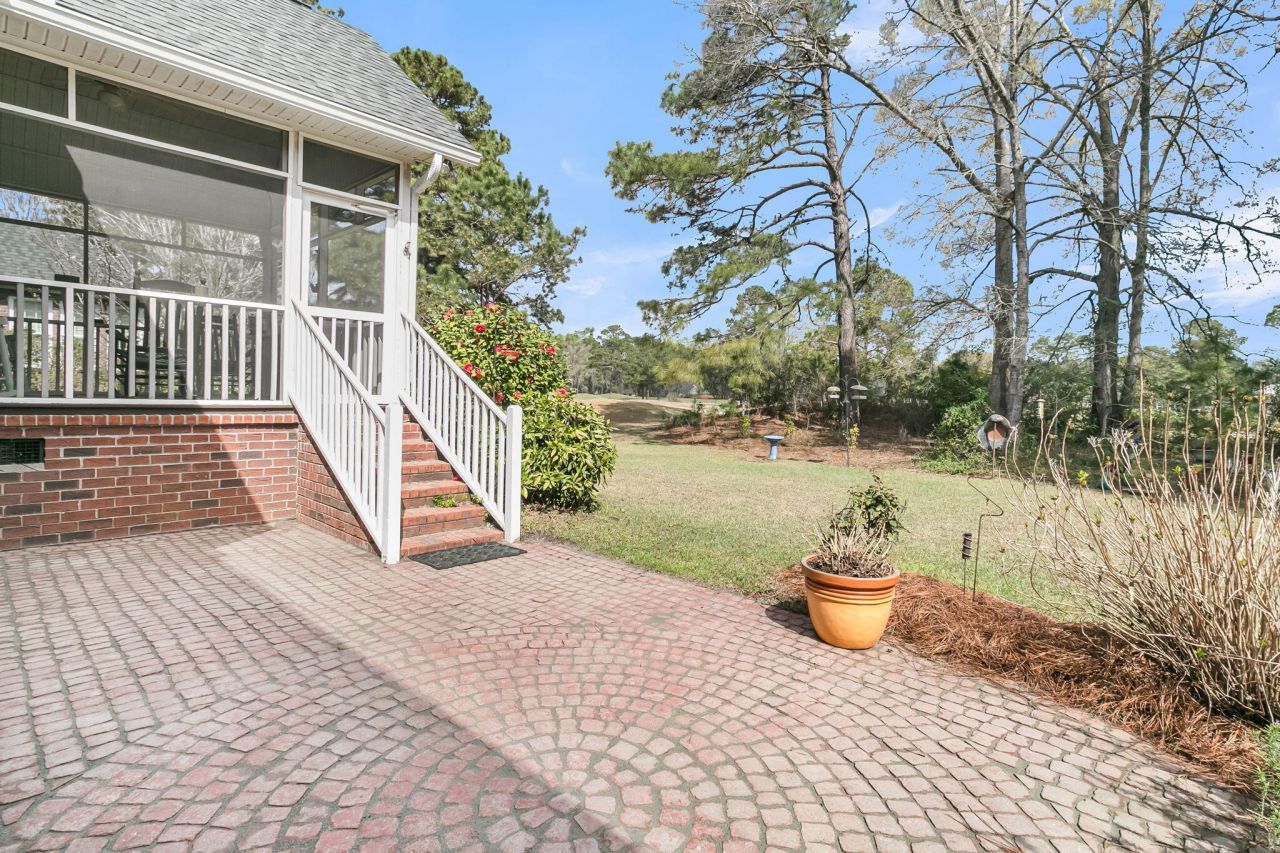 411 Prestwick Court Photo 34