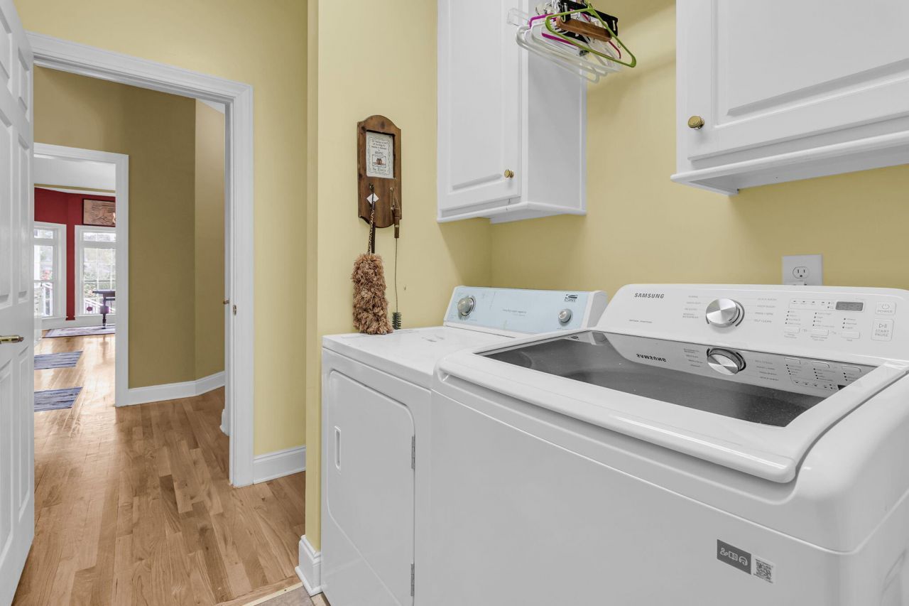 411 Prestwick Court Photo 36