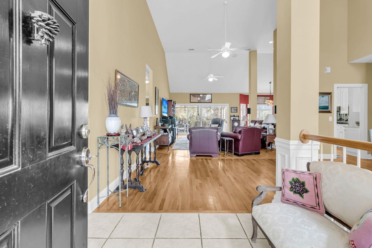 411 Prestwick Court Photo 5