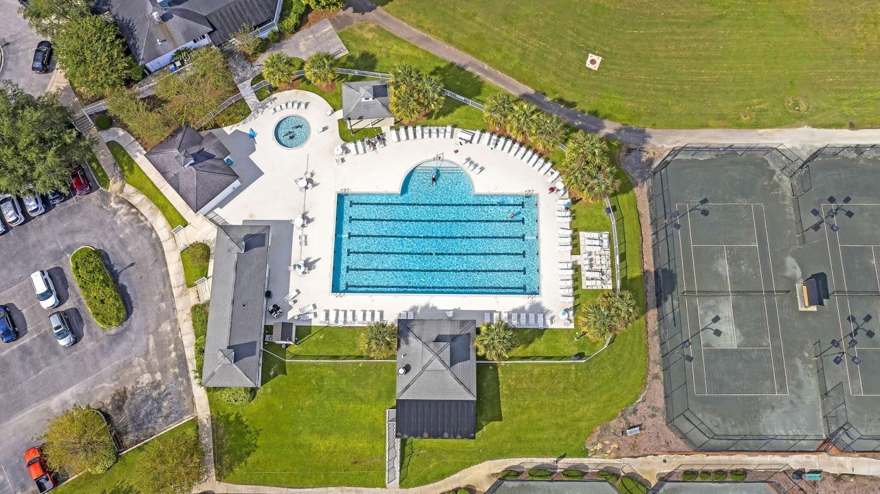 411 Prestwick Court Photo 59