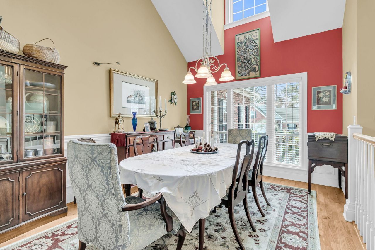 411 Prestwick Court Photo 8