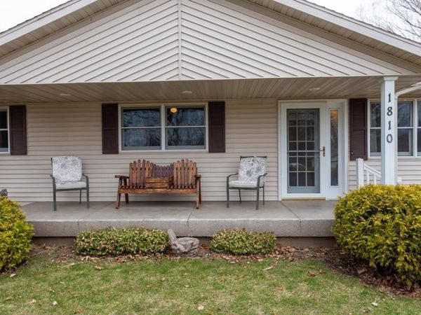 1810 15th Street, Hazel Green, WI 53811