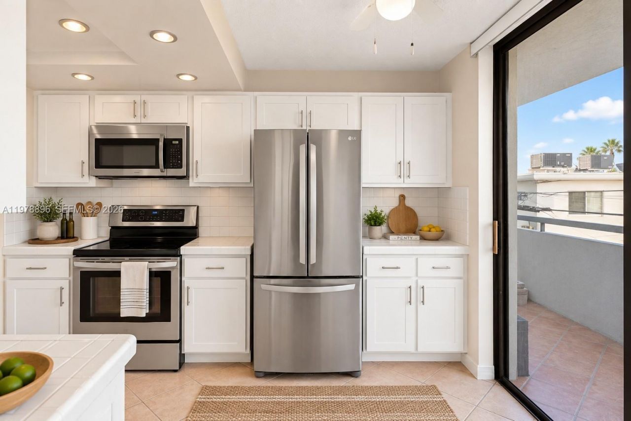 7300 Wayne Ave, Unit 217, Miami Beach, FL 33141 Photo