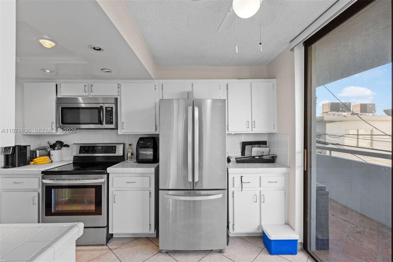7300 Wayne Ave, Unit 217, Miami Beach, FL 33141 Photo