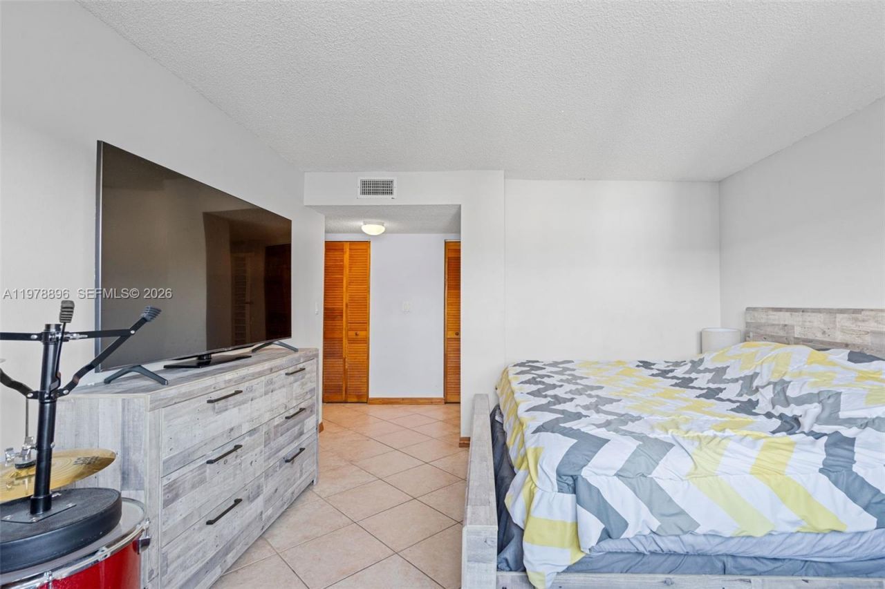 7300 Wayne Ave , Unit 217, Miami Beach, FL 33141 Photo