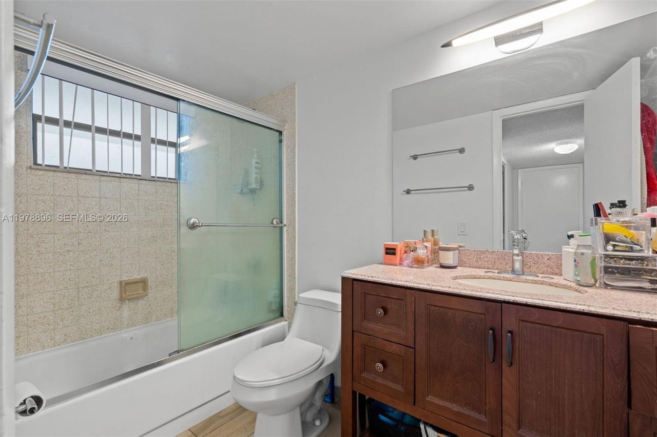 7300 Wayne Ave , Unit 217, Miami Beach, FL 33141 Photo