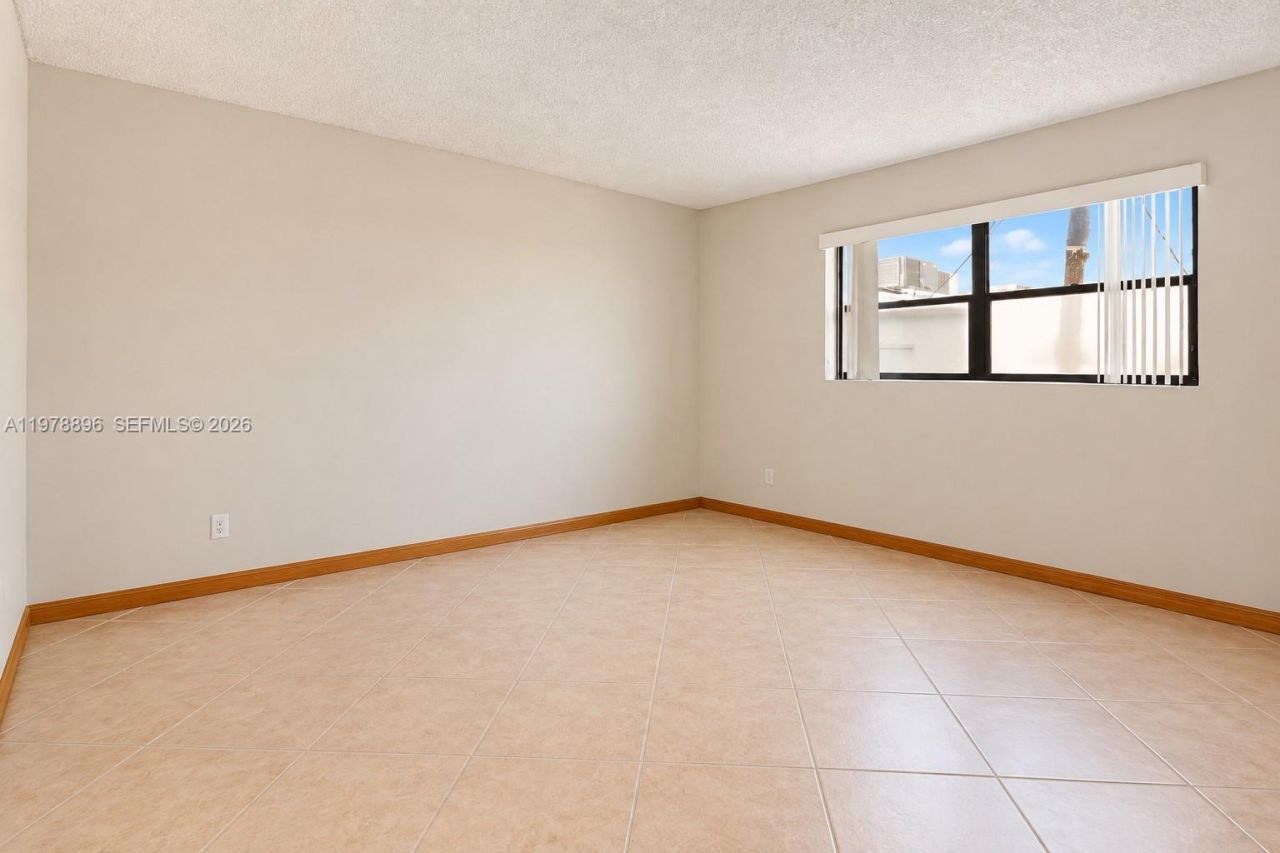 7300 Wayne Ave, Unit 217, Miami Beach, FL 33141 Photo