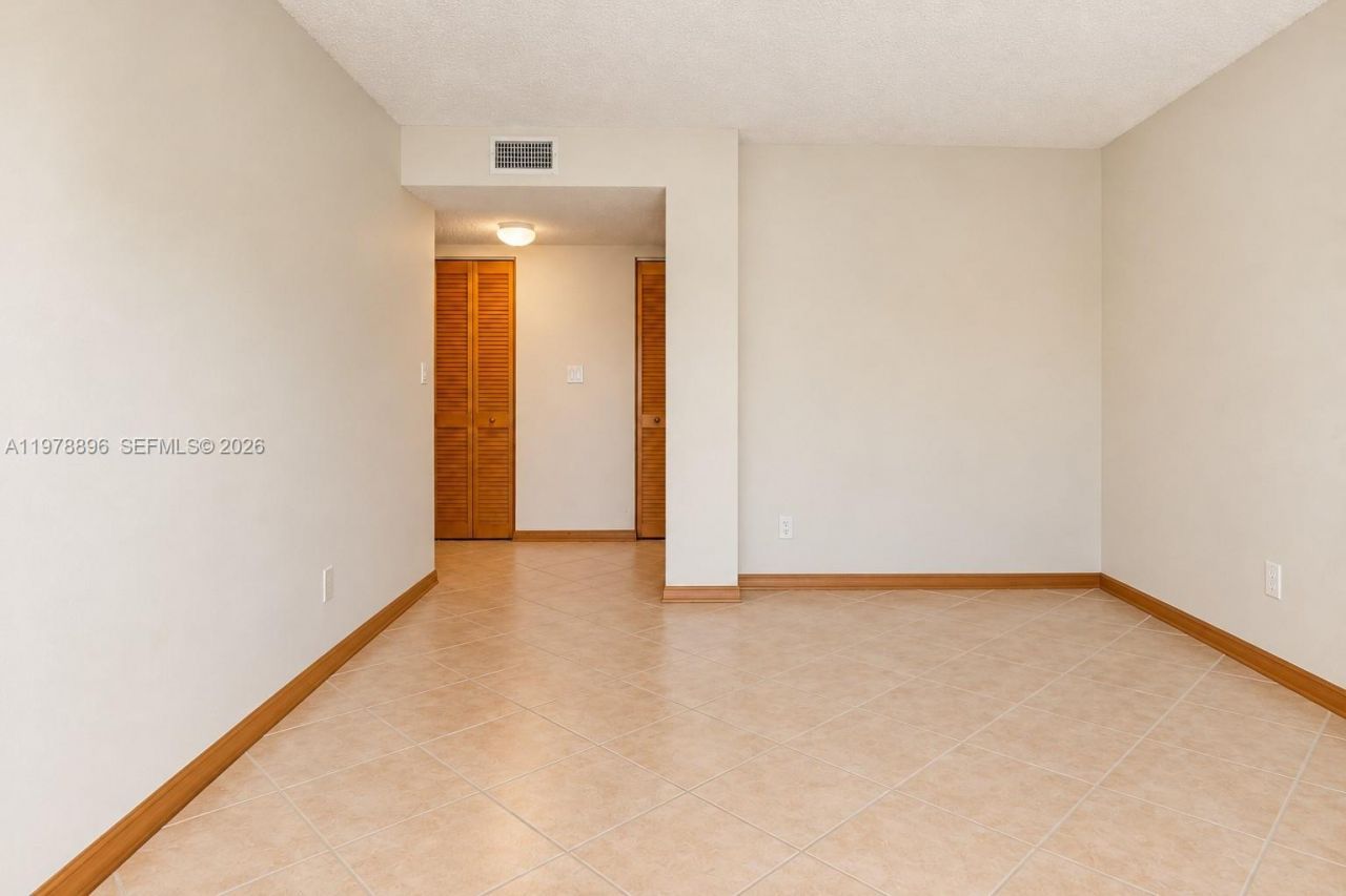 7300 Wayne Ave, Unit 217, Miami Beach, FL 33141 Photo