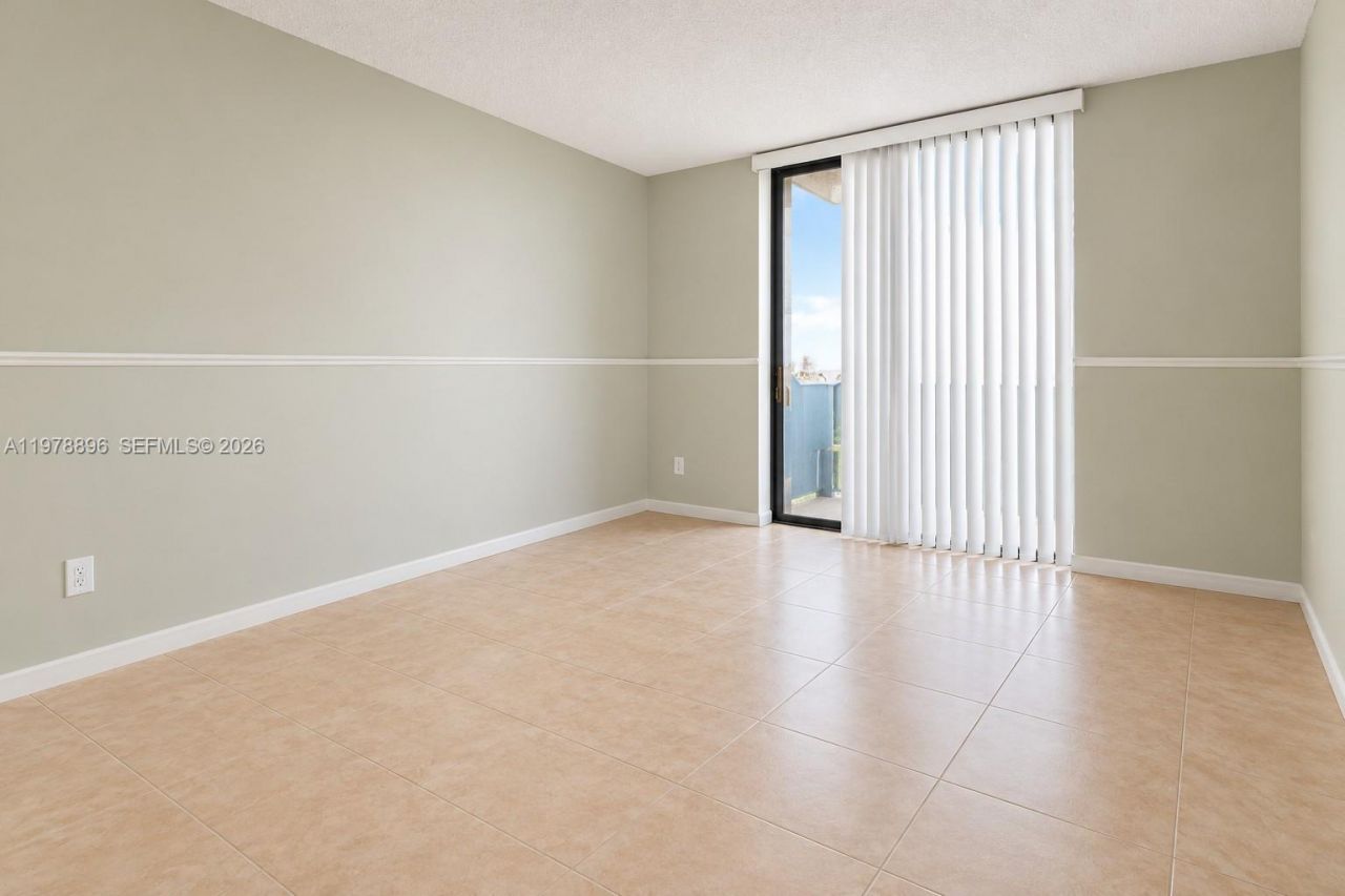 7300 Wayne Ave, Unit 217, Miami Beach, FL 33141 Photo
