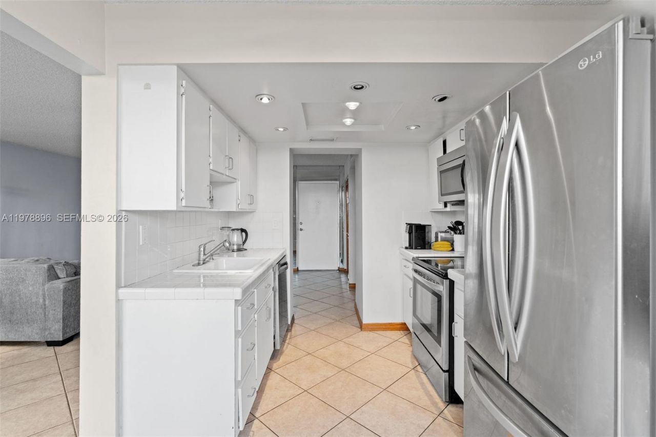 7300 Wayne Ave , Unit 217, Miami Beach, FL 33141 Photo
