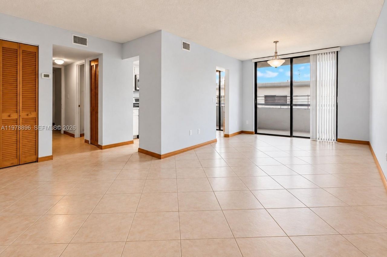 7300 Wayne Ave, Unit 217, Miami Beach, FL 33141 Photo