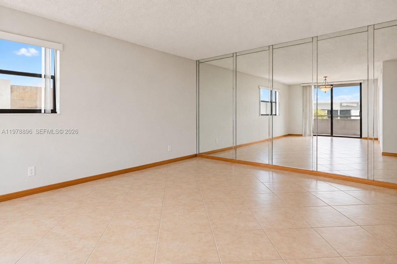 7300 Wayne Ave, Unit 217, Miami Beach, FL 33141 Photo