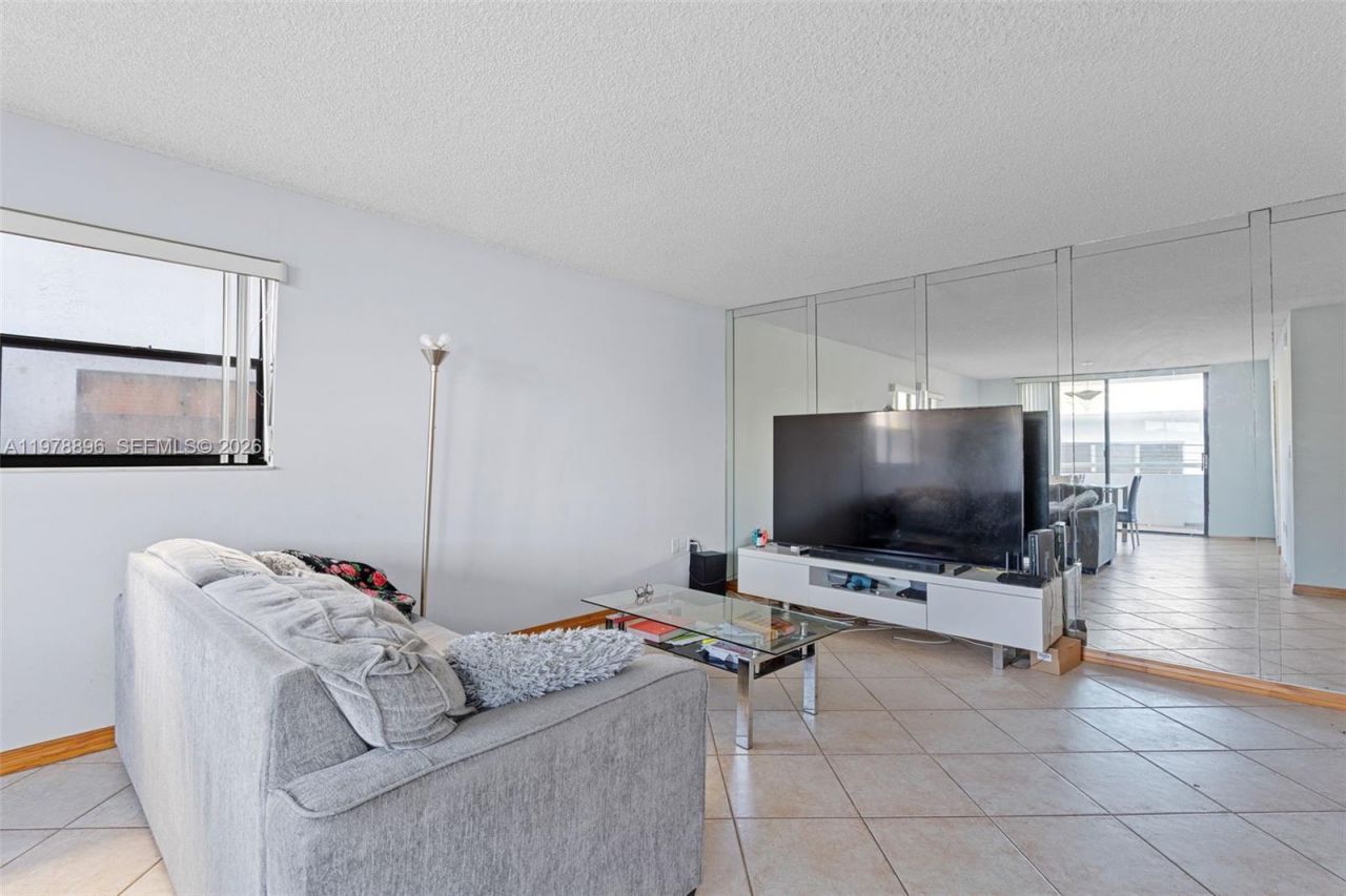 7300 Wayne Ave , Unit 217, Miami Beach, FL 33141 Photo