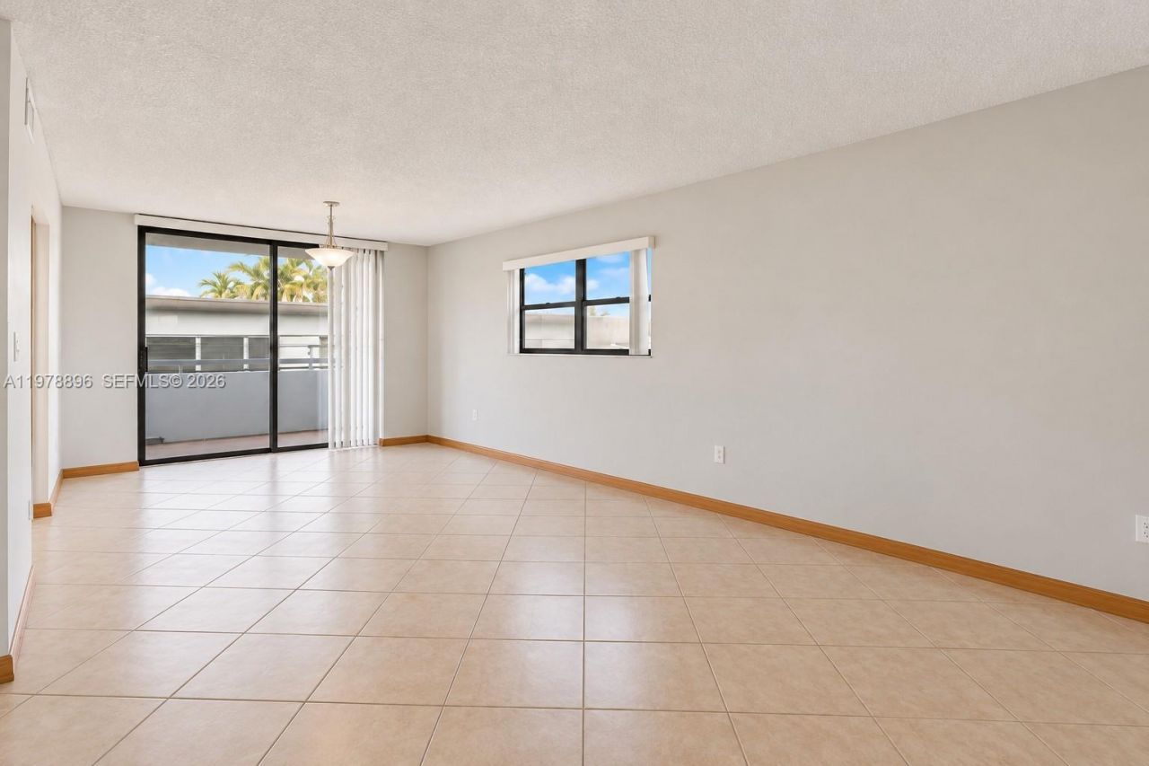 7300 Wayne Ave, Unit 217, Miami Beach, FL 33141 Photo