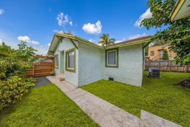 1675 NW 2nd St , Miami, FL 33125 Photo