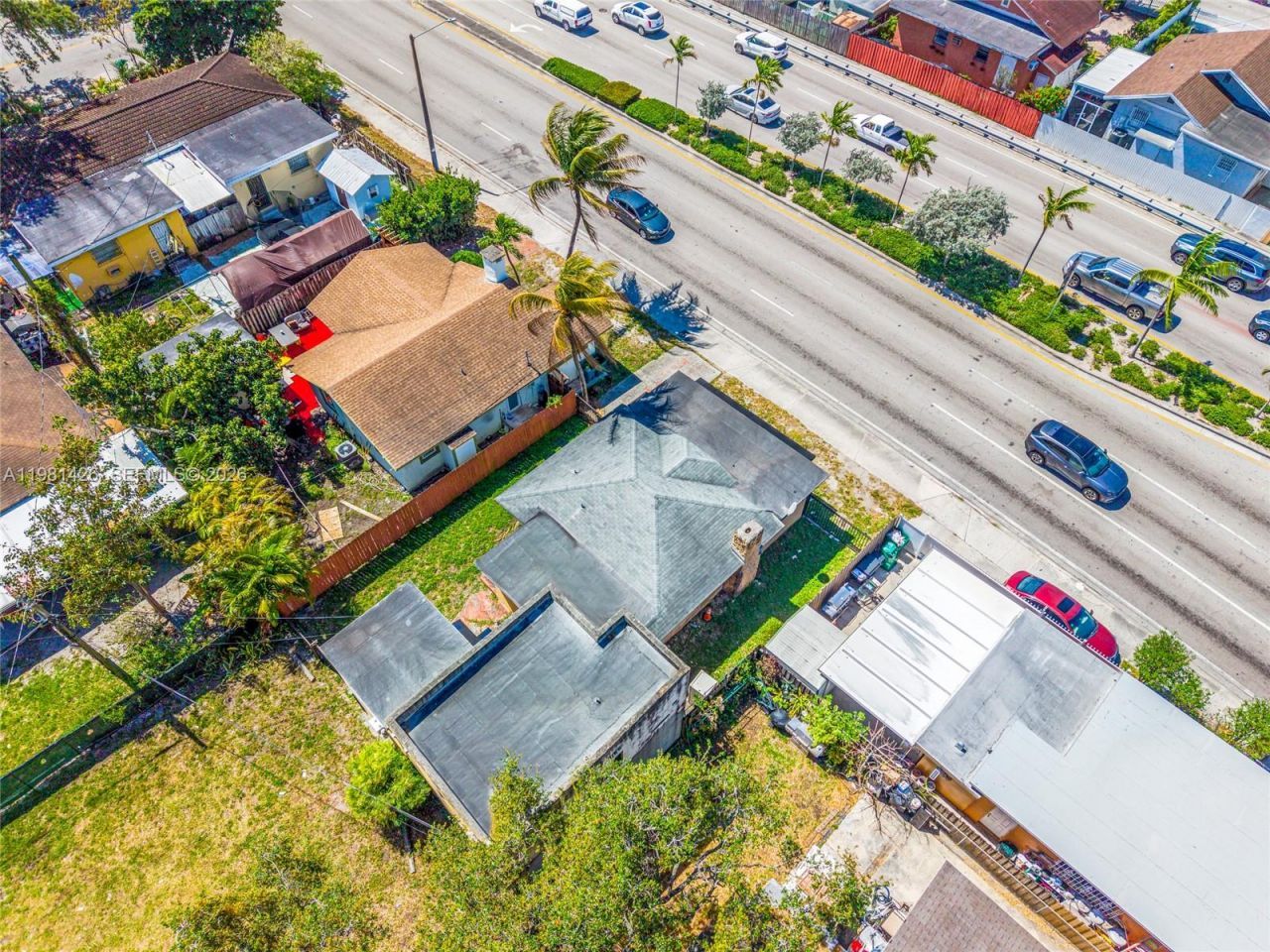 1675 NW 2nd St , Miami, FL 33125 Photo