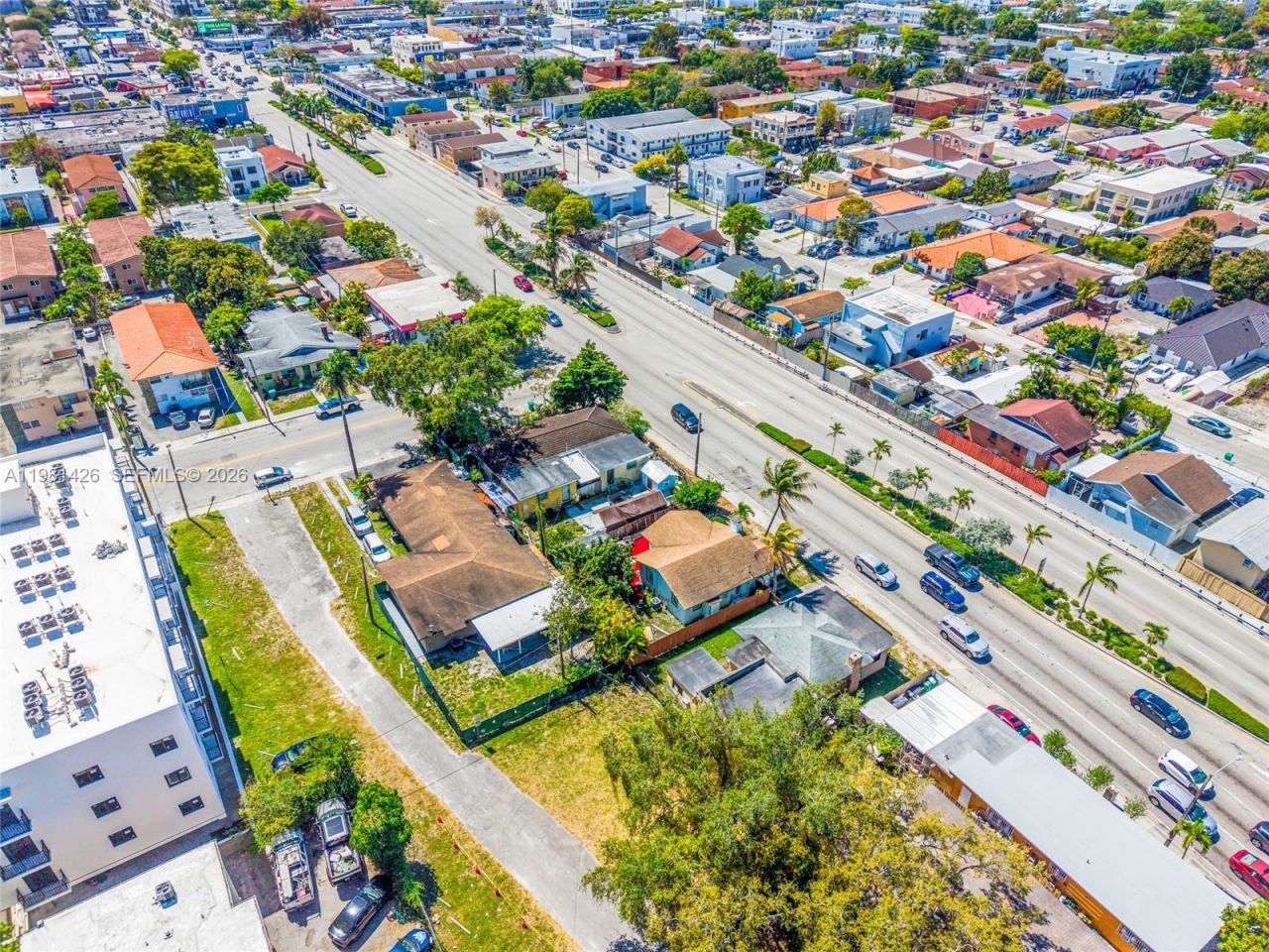 1675 NW 2nd St , Miami, FL 33125 Photo