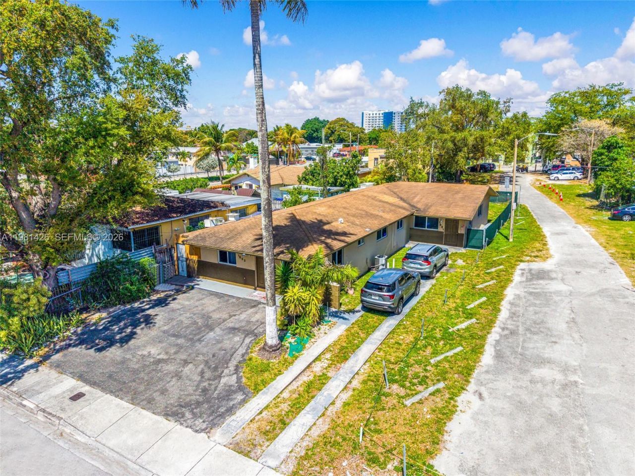 1675 NW 2nd St , Miami, FL 33125 Photo