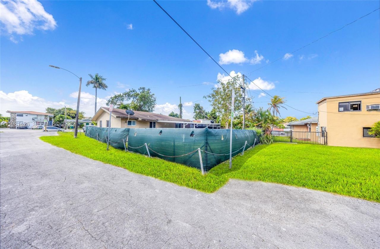 1675 NW 2nd St , Miami, FL 33125 Photo