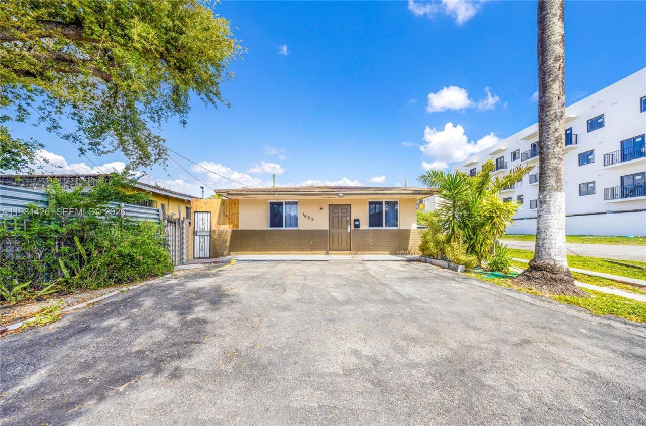 1675 NW 2nd St , Miami, FL 33125 Photo