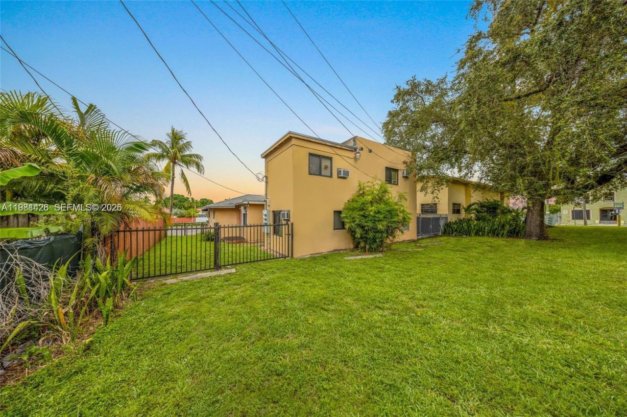 1675 NW 2nd St , Miami, FL 33125 Photo