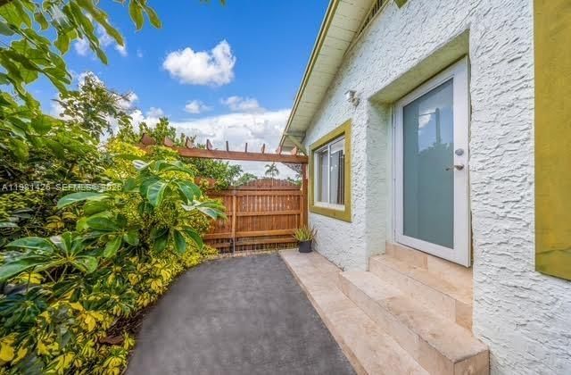 1675 NW 2nd St , Miami, FL 33125 Photo