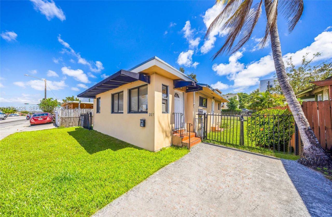 1675 NW 2nd St , Miami, FL 33125 Photo