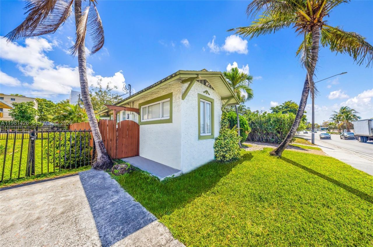 1675 NW 2nd St , Miami, FL 33125 Photo