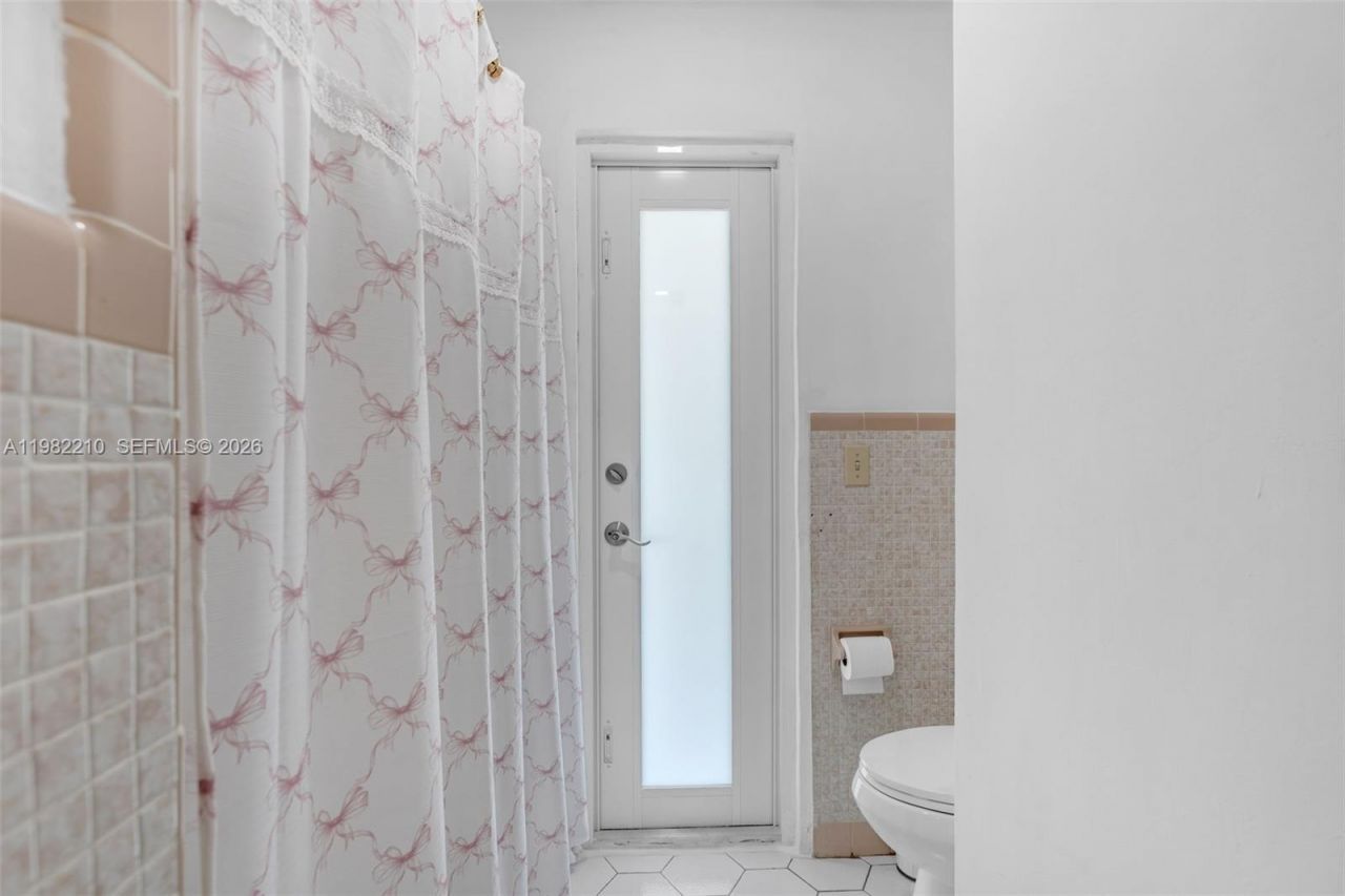 2023 SW 99th Ave, Miami, FL 33165 Photo