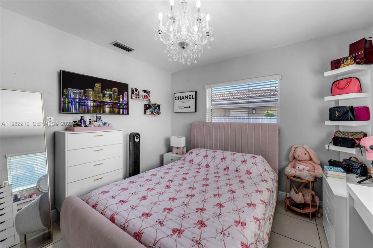 2023 SW 99th Ave, Miami, FL 33165 Photo