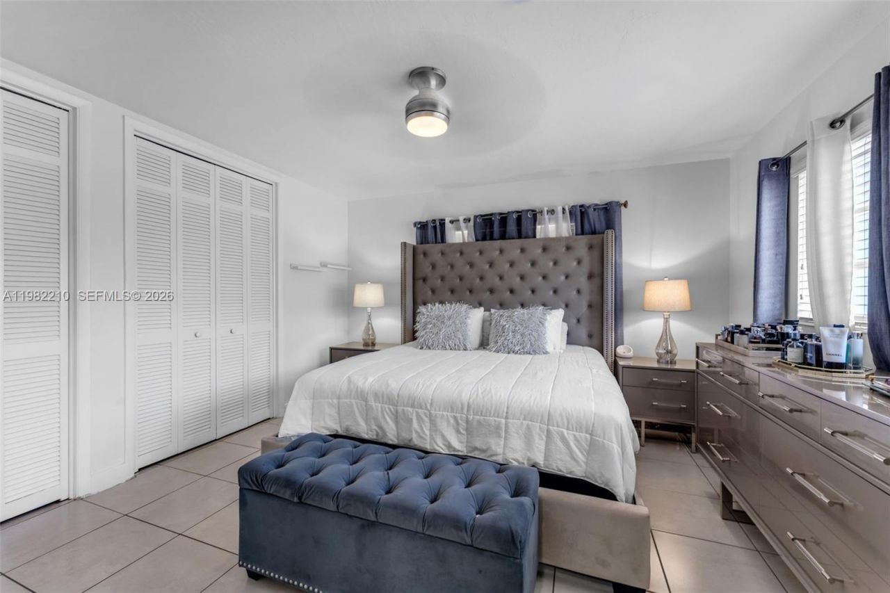 2023 SW 99th Ave, Miami, FL 33165 Photo