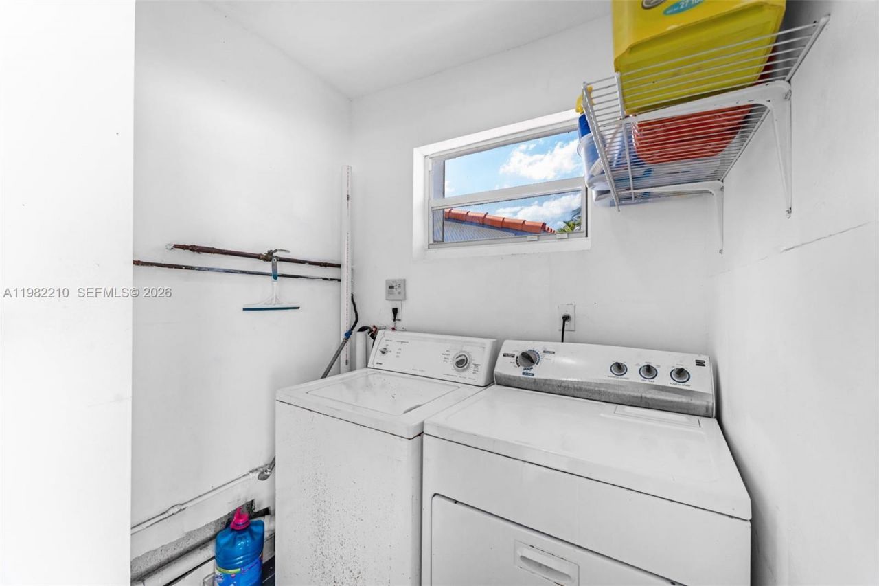 2023 SW 99th Ave, Miami, FL 33165 Photo